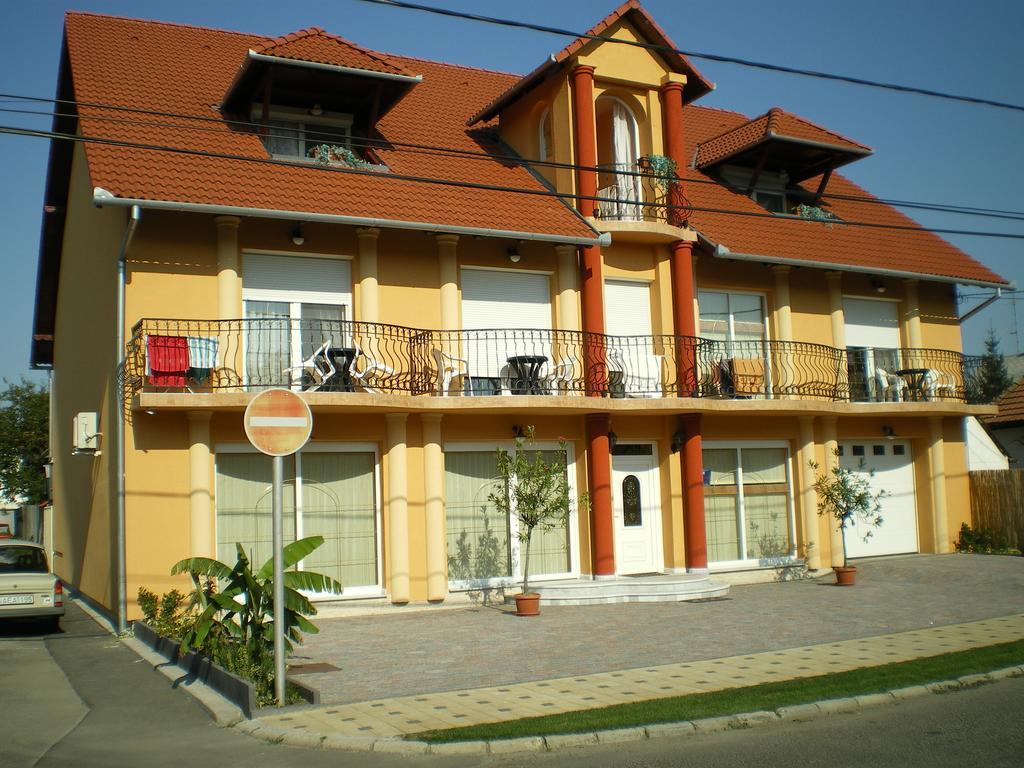 Mediterran-Apartmanok-ฮอร์กานี ภายนอก รูปภาพ
