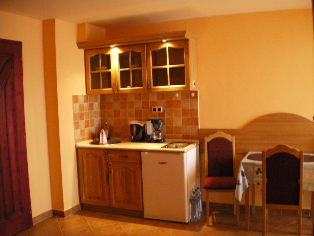 Mediterran-Apartmanok-ฮอร์กานี ห้อง รูปภาพ