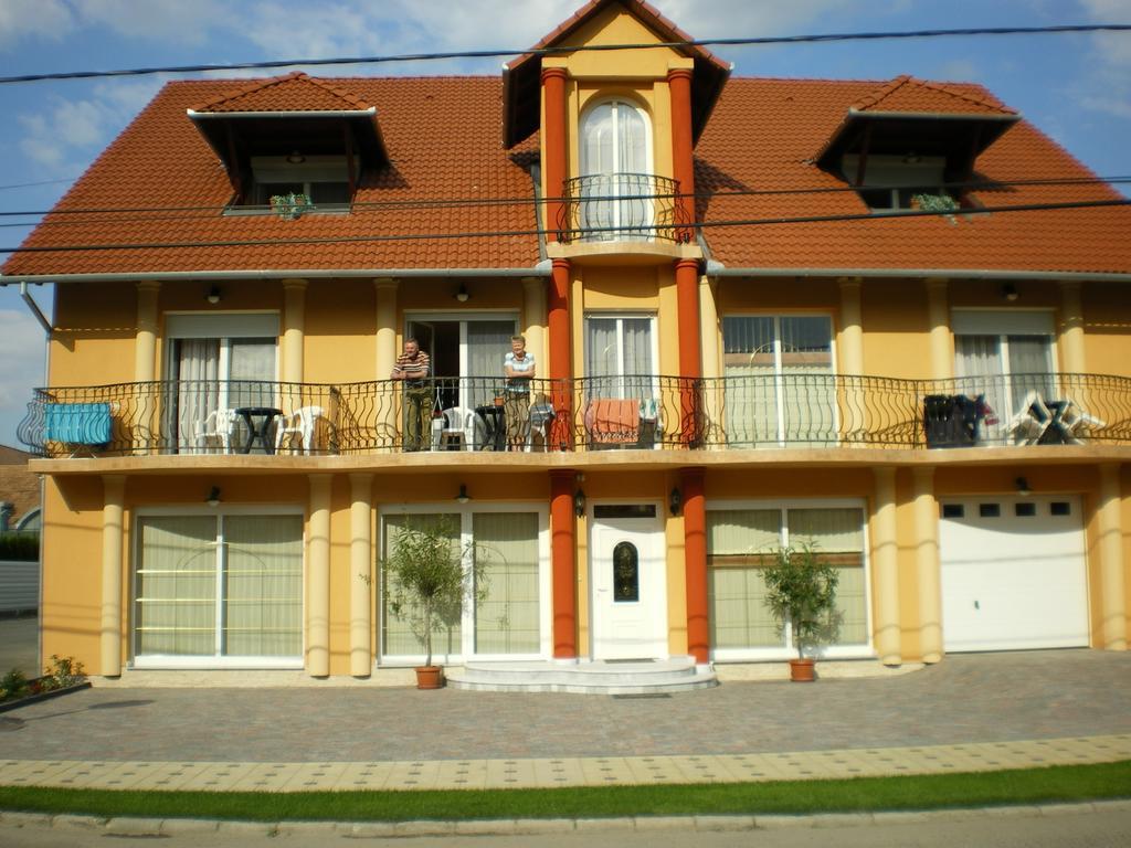 Mediterran-Apartmanok-ฮอร์กานี ภายนอก รูปภาพ