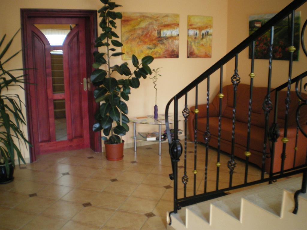 Mediterran-Apartmanok-ฮอร์กานี ภายนอก รูปภาพ