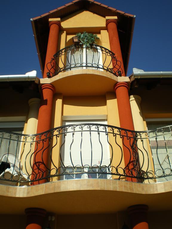 Mediterran-Apartmanok-ฮอร์กานี ภายนอก รูปภาพ
